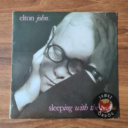 Elton John / Sleeping With The Past